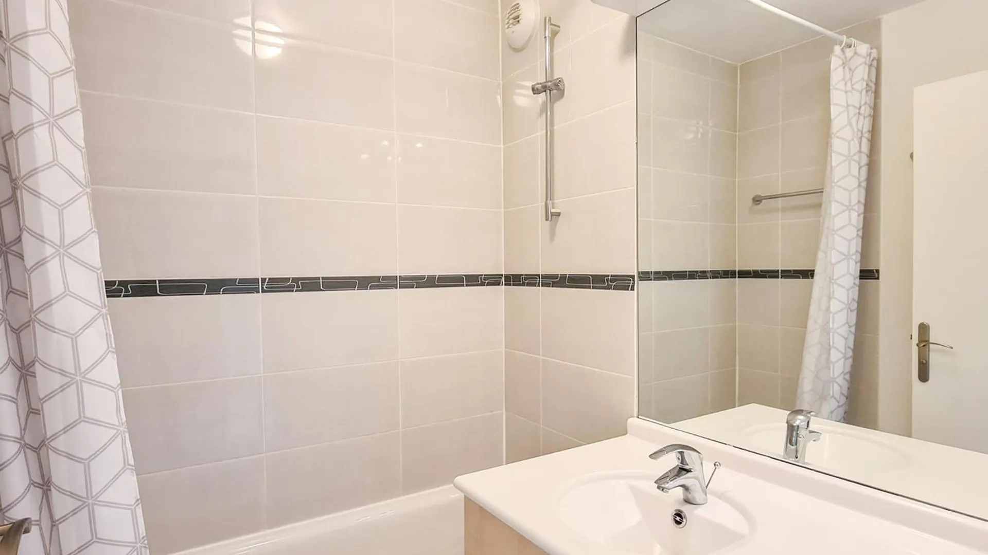 Appartement Lumineux Centre Station Terrasse Parking Couvert - Fr-1-425-197 Araches-la-Frasse Apartment